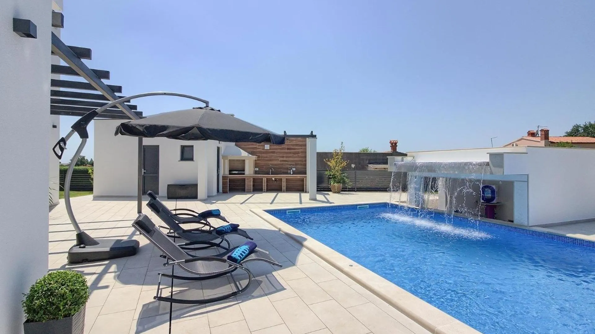 Ferienhaus Mit Privatpool Fuer 14 Personen Ca 280 Qm In Loborika, Istrien Suedkueste Von Istrien Croatia