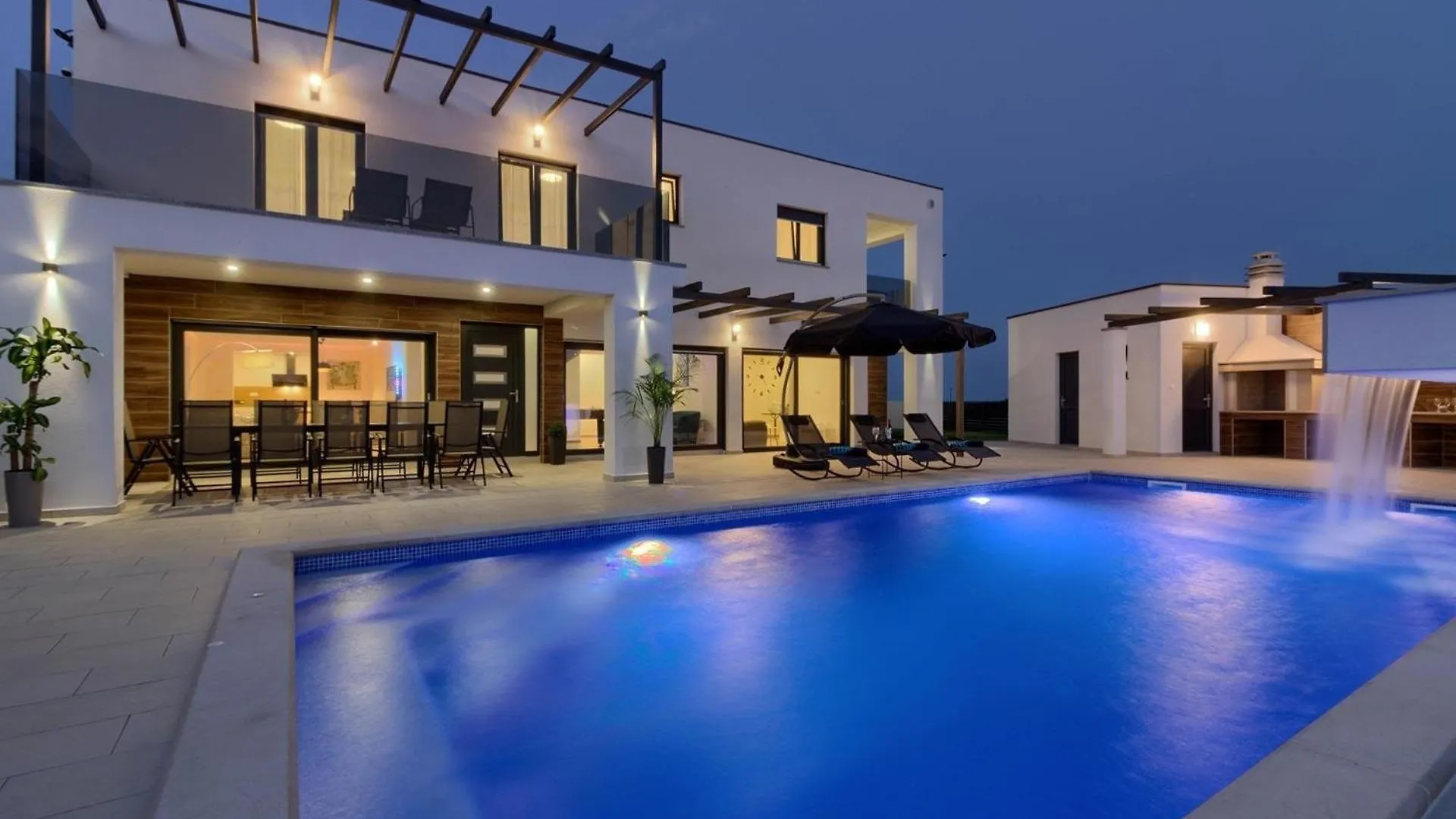Ferienhaus Mit Privatpool Fuer 14 Personen Ca 280 Qm In Loborika, Istrien Suedkueste Von Istrien Holiday home