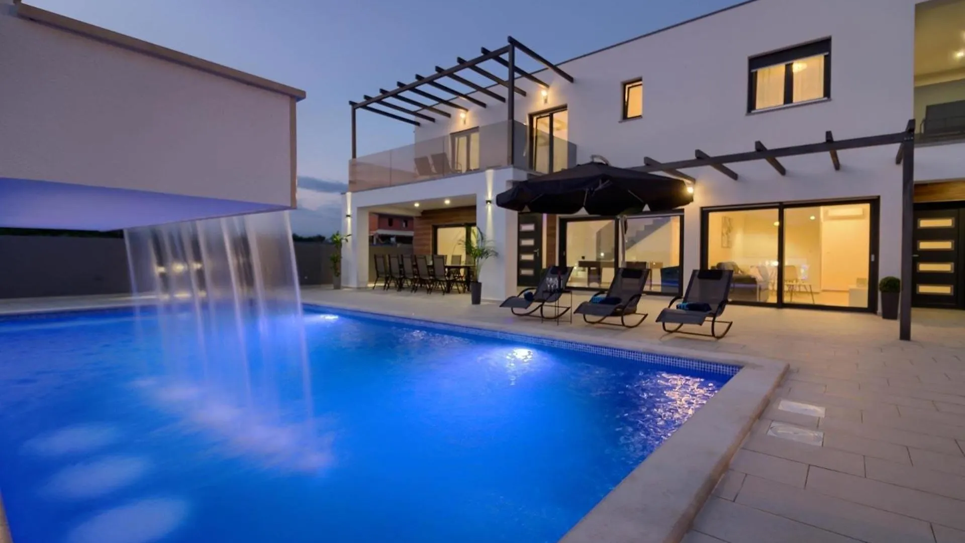 Ferienhaus Mit Privatpool Fuer 14 Personen Ca 280 Qm In Loborika, Istrien Suedkueste Von Istrien