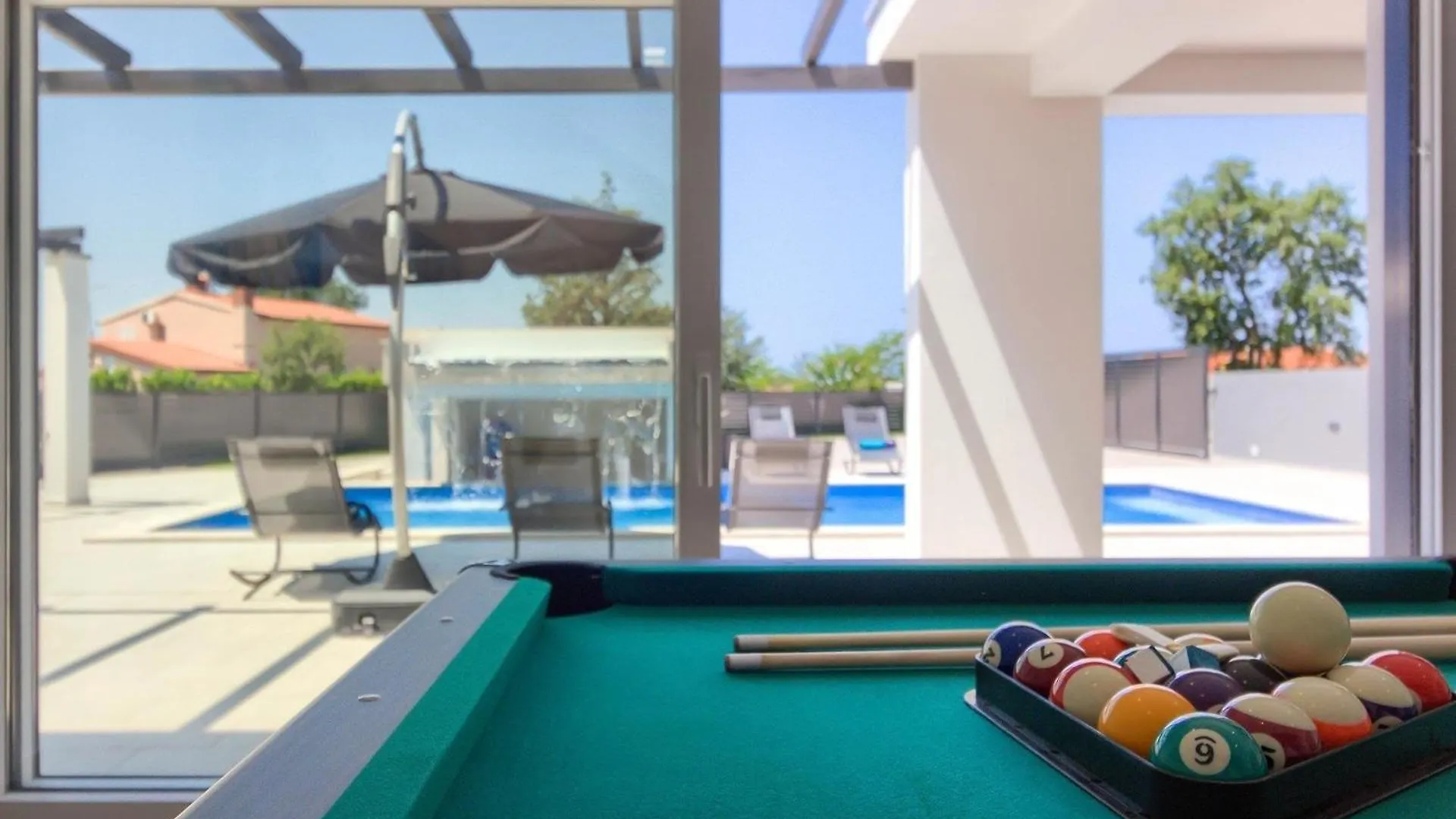 Ferienhaus Mit Privatpool Fuer 14 Personen Ca 280 Qm In Loborika, Istrien Suedkueste Von Istrien